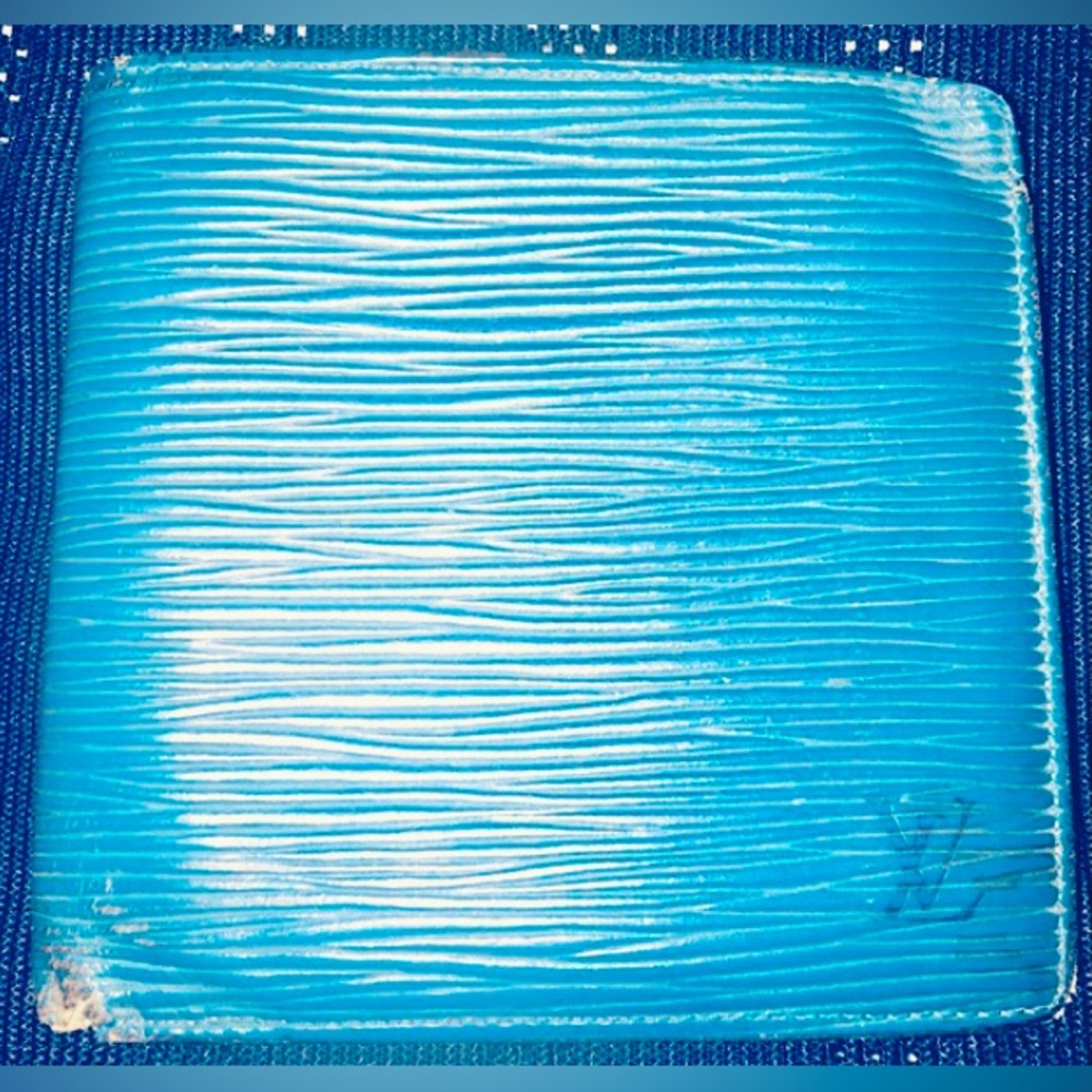 Louis Vuitton Epi Bi-Fold Wallet